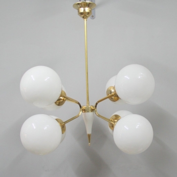 Lámpara de los años 60. - Opalina, metal dorado y lacado en blanco.
Electricidad revisada.