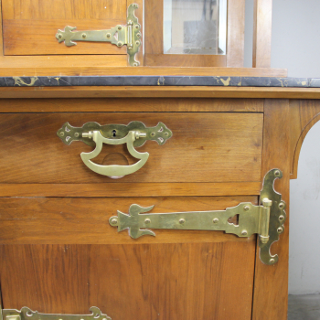 Mueble aparador Art Nouveau en nogal y mámol de Portoro. - Inglaterra