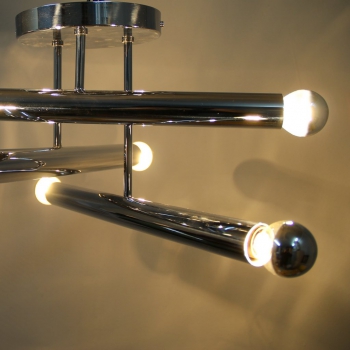 Lámpara de techo diseñada por Gaetano Sciolari. - Fabricada en metal cromado. 
Casquillos E27.
Italia.