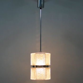 Lámpara alemana de los años 70 - Cristal prensado y metal cromado.
Casquillo E27. Electricidad totalmente renovada.