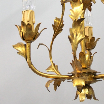Metal decorado con pan de oro.
3 casquillos E14.