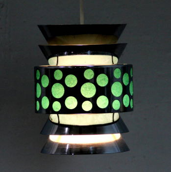 Lámpara vintage de los años 70 - Realizada en metal cromado y plexiglas translucido verde.
E27