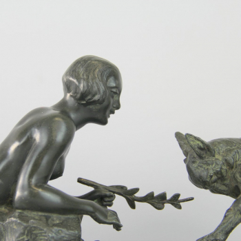 Escultura Art Decó de Limousin - Calamina patinada en bronce y mármol negro de Bélgica.