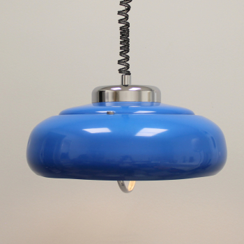 Lámpara vintage de los años 70 extensible. - Realizada en metal esmaltado en azul y metal cromado.
España.