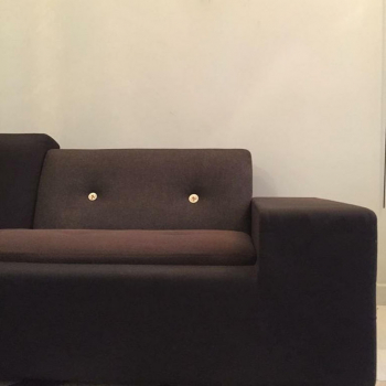 Sofa Icono Polder diseñado por Hella Jongerius para Vitra - Tapizado original  de tejido de la empresa neoyorquina MAHARAM.
Edición de 100 piezas.
Totalmente desenfundable.
Holanda.