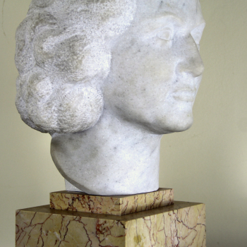 Escultura Art Decó en Mármol - Busto de mujer.