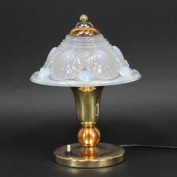 Lámpara de sobremesa francesa Art Decó - Realizada en cristal opalescente, cobre y latón.
Electricidad totalmente renovada.
Firmada.