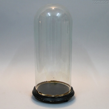 FANAL S. XIX - Realizado en cristal soplado y madera ebonizada.
Origen: Francia.
