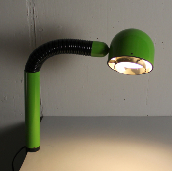 Lámpara flexo estilo Guzzini - Metal lacado en verde y plástico negro.