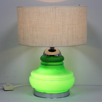 Lámpara pop de mesa - Fabricada en opalina vende y metal cromado. Pantalla textil.
Electricidad renovada.
2 interruptores independientes
