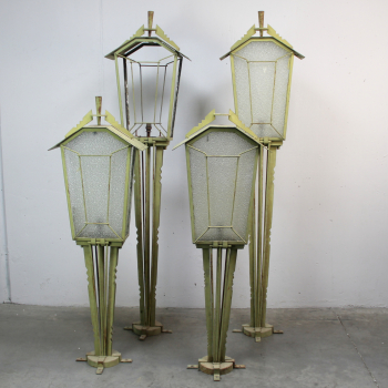 Juego de lámparas de jardín art Decó - Fabricadas en hierro y cristal.
Sin restaurar.
Francia