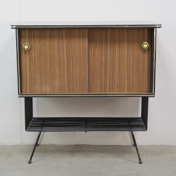Mueble bar auxiliar vintage - Fabricado en formica y metal.