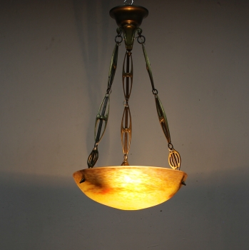 Lámpara Art Decó en pasta de vidrio firmada "G. V Croismare" - Realizada por Müller.
Bronce y pasta de vidrio.
Electricidad revisada.