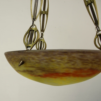 Realizada por Müller.
Bronce y pasta de vidrio.
Electricidad revisada.