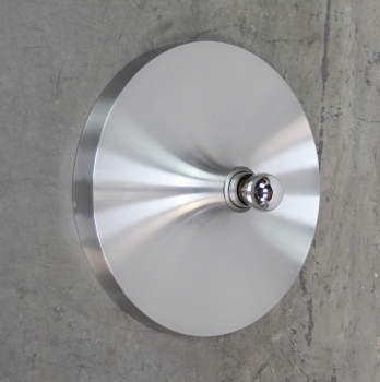 Lámpara aplique de Charlotte Perriand - Realizada en aluminio.
Francia.