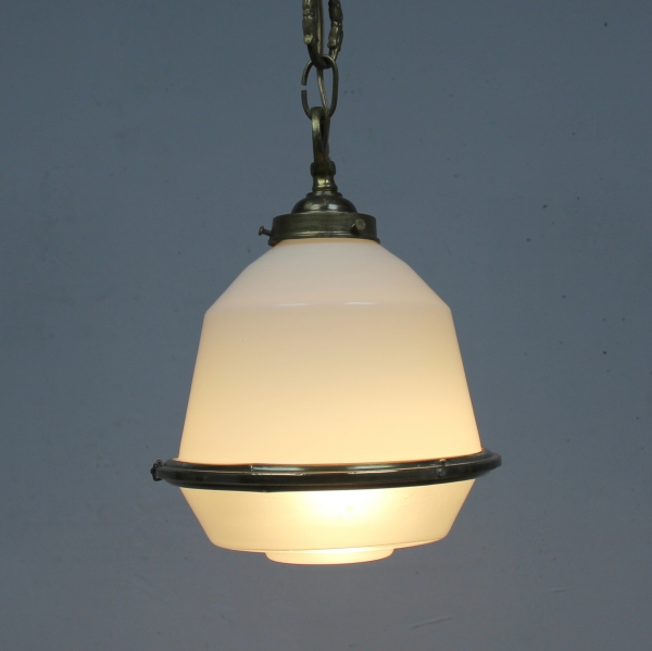 Fabricada en cristal y latón.
Electricidad revisada.