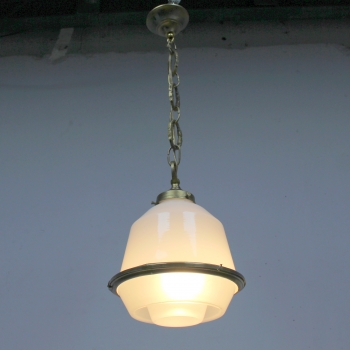 Fabricada en cristal y latón.
Electricidad revisada.