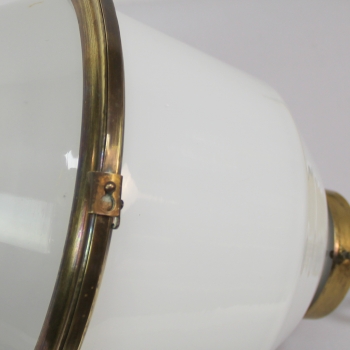 Fabricada en cristal y latón.
Electricidad revisada.