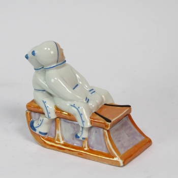 Niños con trineo.
Porcelana de Francia.
Muy buen estado.