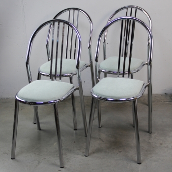 Juego de sillas cromadas de los años 70 - Realizadas en metal cromado y asiento de tejido.
Tapicería totalmente renovada.