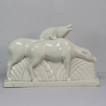 Figura Art Decó de ciervos. - Fabricada en cerámica craquelada.
Diseño de Lemanceau para Saint Clement.