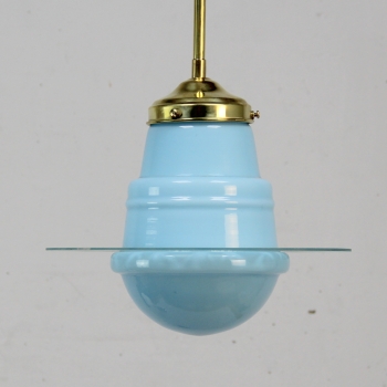 Realizadas en opalina, cristal decorado al ácido y latón.
Electricidad totalmente renovada.