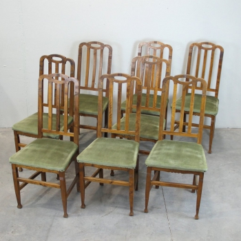 Juego de 8 sillas Art Nouveau. - Realizadas en nogal macizo.